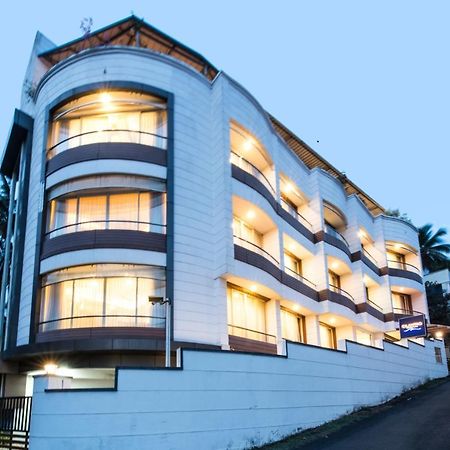 Hotel Cilantro By The Sea à Thiruvananthapuram Extérieur photo